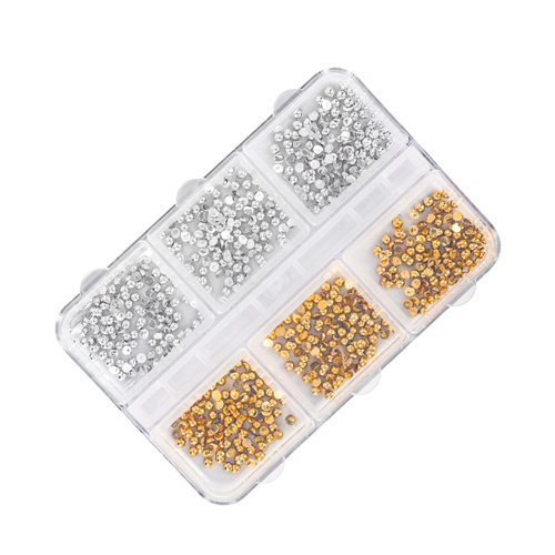 Kasetka z ozdobami ćwieki mix kolorów