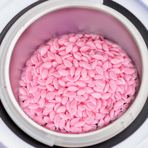 Delikatny wosk niskotemperaturowy do depilacji twarzy z kompleksem olejków w dropsach Italwax Selfie Wax 500 g