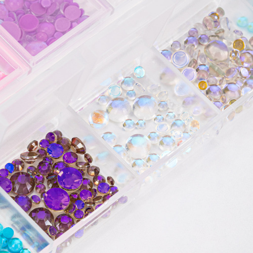 Kasetka z ozdobami kamyki Molly Nails mix kolorów 1000 sztuk