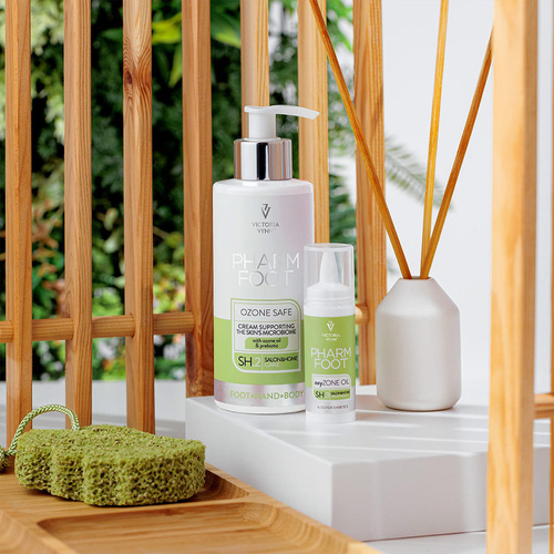 Skoncentrowany olejek regenerująco- łagodzący 75% oliwy mozonowanej i smocza krew Victoria Vynn Pharm Foot oxyZONE OIL 15ml