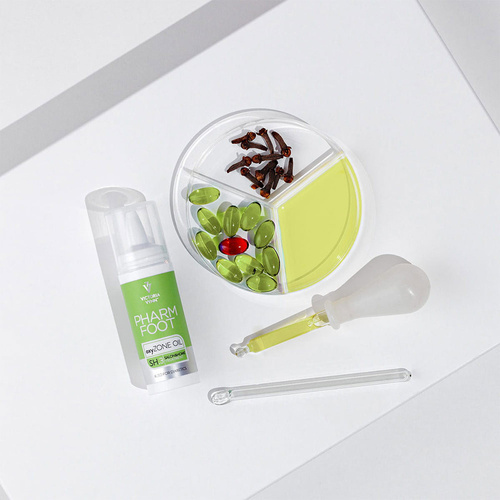 Skoncentrowany olejek regenerująco- łagodzący 75% oliwy mozonowanej i smocza krew Victoria Vynn Pharm Foot oxyZONE OIL 15ml