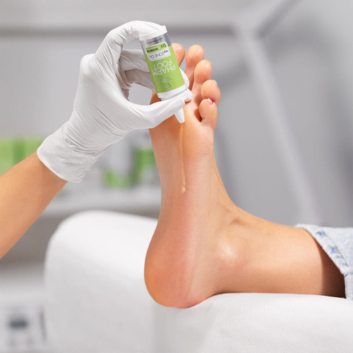 Skoncentrowany olejek regenerująco- łagodzący 75% oliwy mozonowanej i smocza krew Victoria Vynn Pharm Foot oxyZONE OIL 15ml