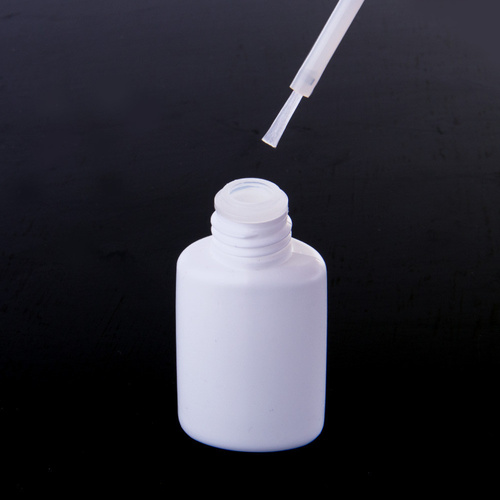 Klej do tipsów z pędzelkiem szybkoschnący Extra Strong No Name 7 g