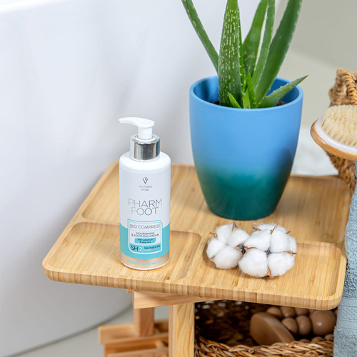 Krem odżywczo - kojący z colostrum i aloesem Victoria Vynn Pharm Foot BIO COMPRESS 250ml
