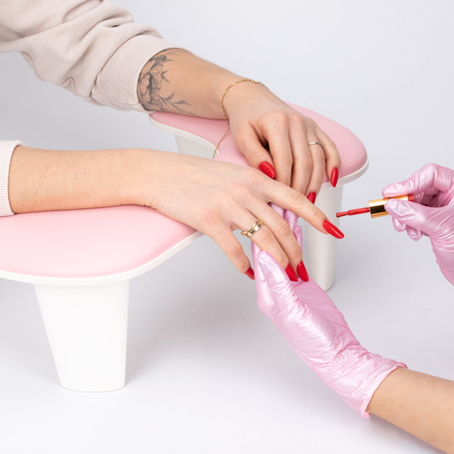 Podpórka do manicure na nóżkach Molly Nails różowa