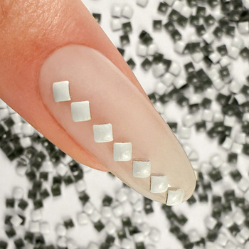 ShinePins gładkie ćwieki błyskotki ozdoby do paznokci kwadratowe mini NTN Premium Nr 11 5g