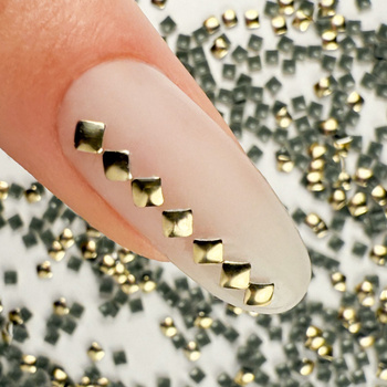 ShinePins gładkie ćwieki błyskotki ozdoby do paznokci kwadratowe mini NTN Premium Nr 8 5g