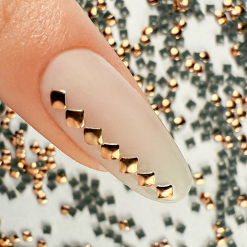 ShinePins gładkie ćwieki błyskotki ozdoby do paznokci kwadratowe mini NTN Premium Nr 7 5g