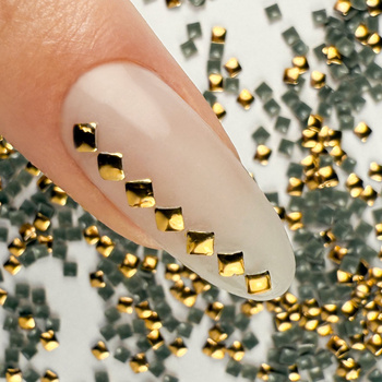 ShinePins gładkie ćwieki błyskotki ozdoby do paznokci kwadratowe mini NTN Premium Nr 9 5g